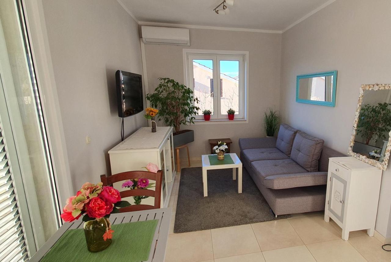 Apartments Ruzic Njivice Bilik gambar