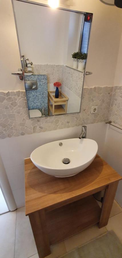Apartments Ruzic Njivice Bilik gambar