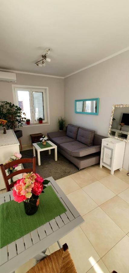 Apartments Ruzic Njivice Bilik gambar