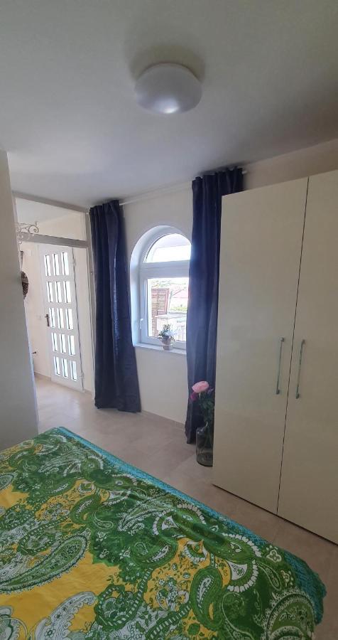 Apartments Ruzic Njivice Bilik gambar