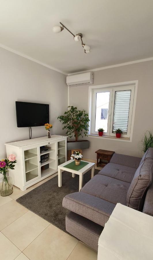 Apartments Ruzic Njivice Bilik gambar