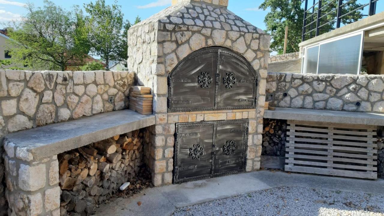 Apartments Ruzic Njivice Bilik gambar